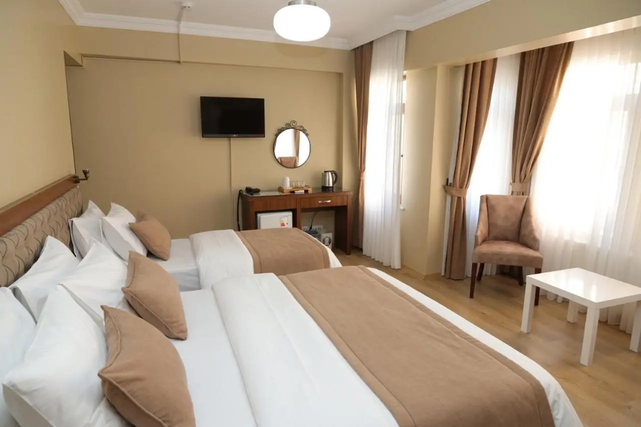Ramparts Hotel