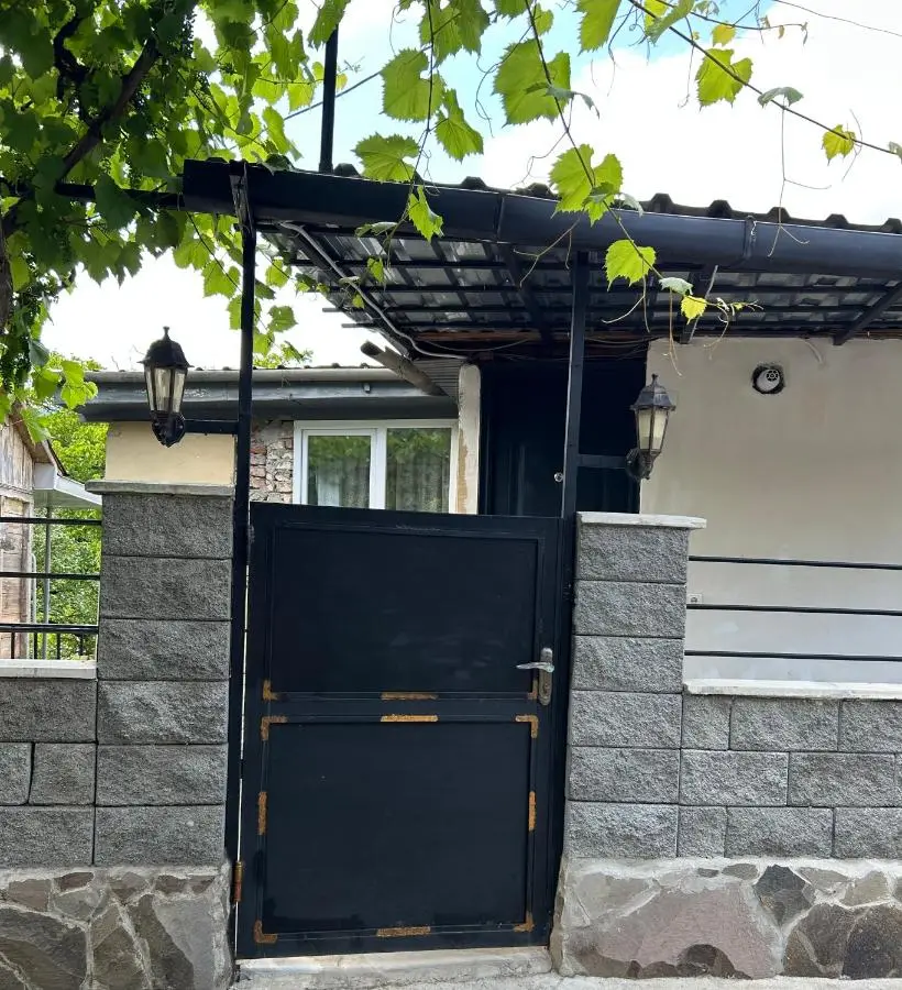 Kostas guest house