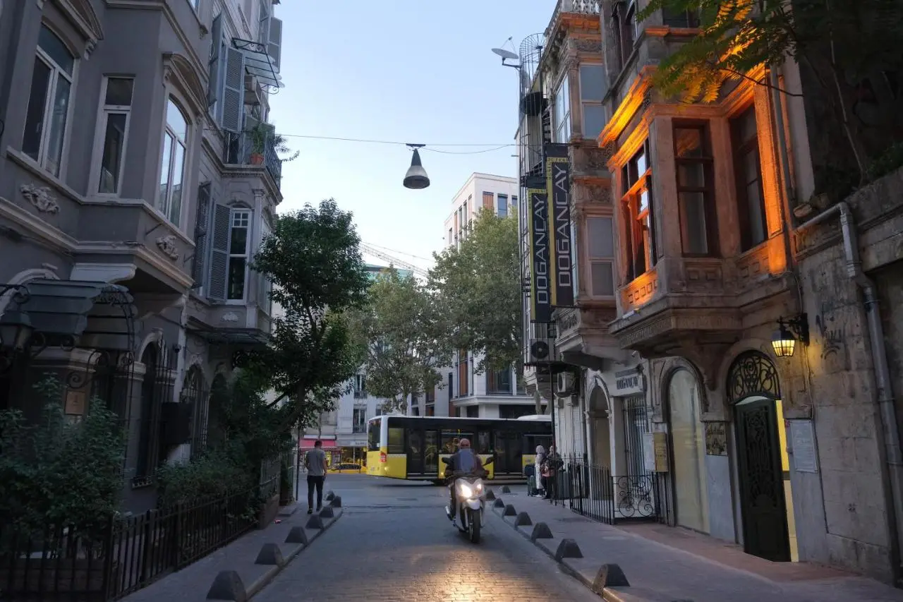 Adamantides Hotel