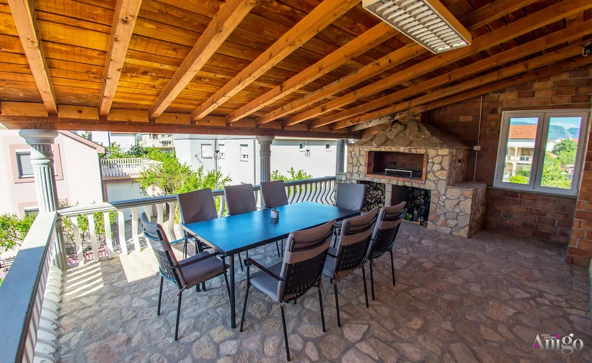 Mostaria House