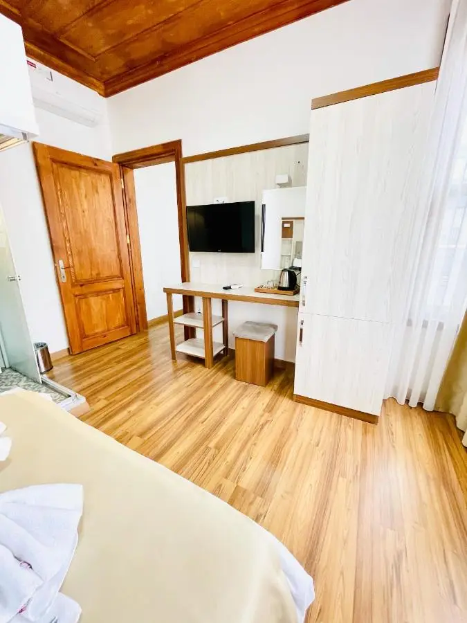 QONAQ HOTEL & SUITES