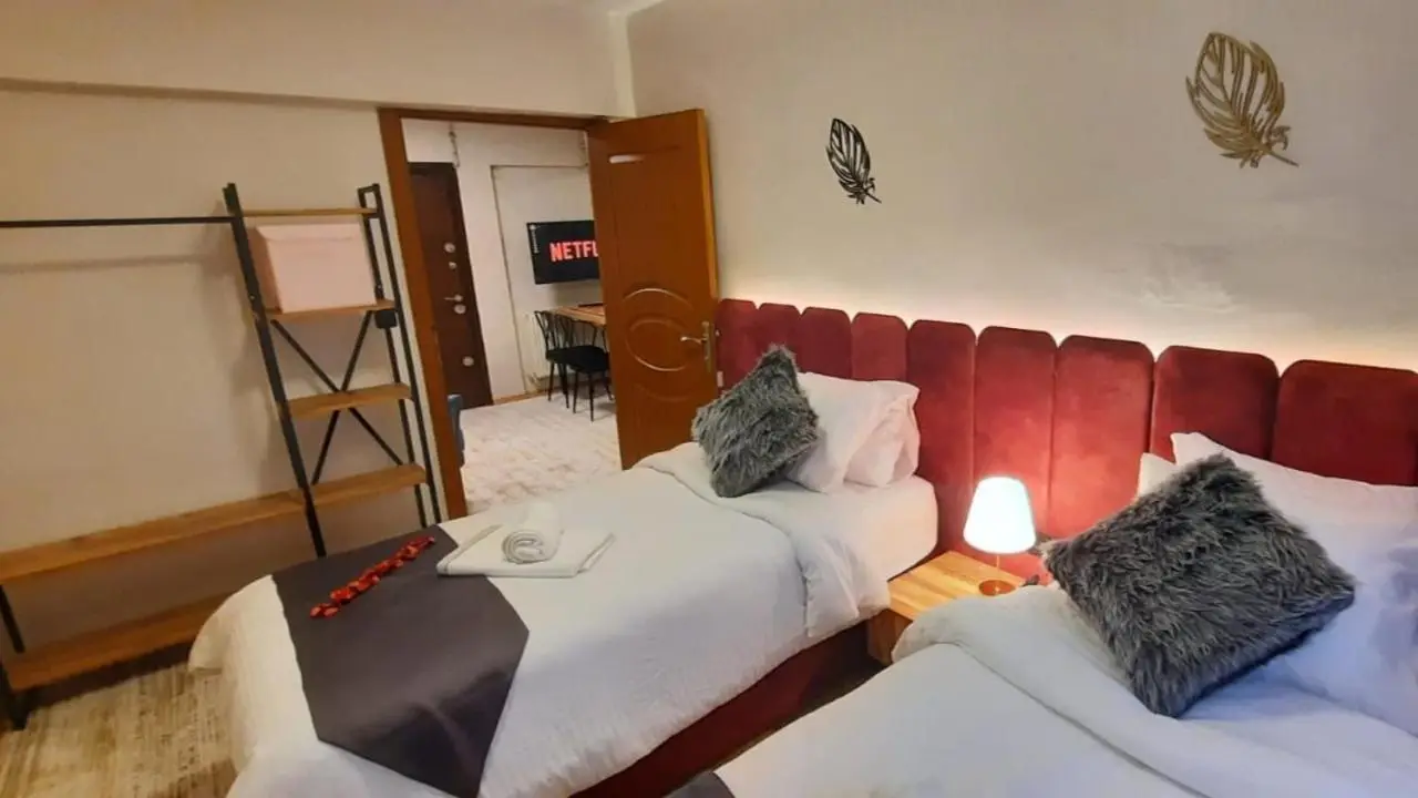 FINDIKZADE SEASIDE FLATS in lively Fatih area very near metro and tourist sights
