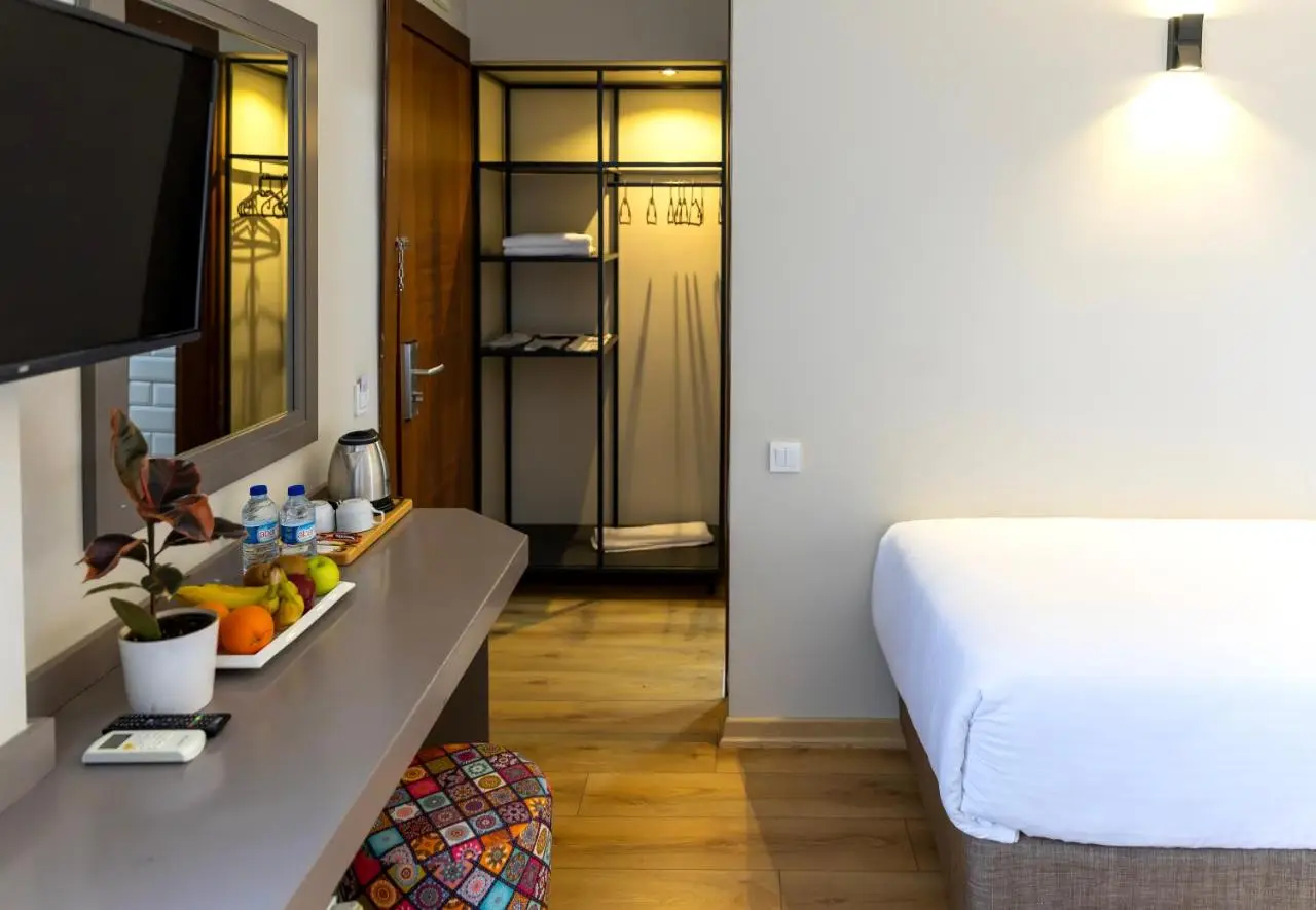 Mene City Hotel