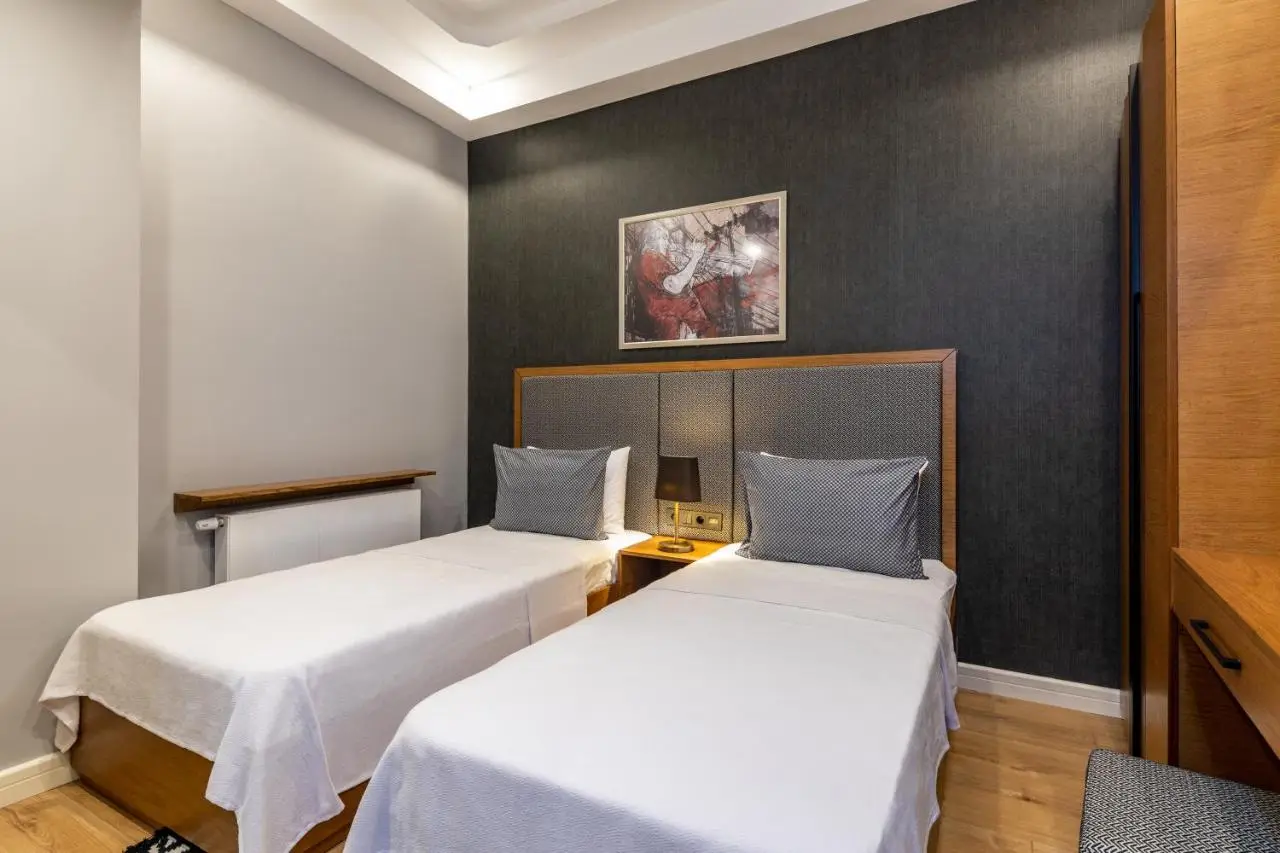 SALA SUITES