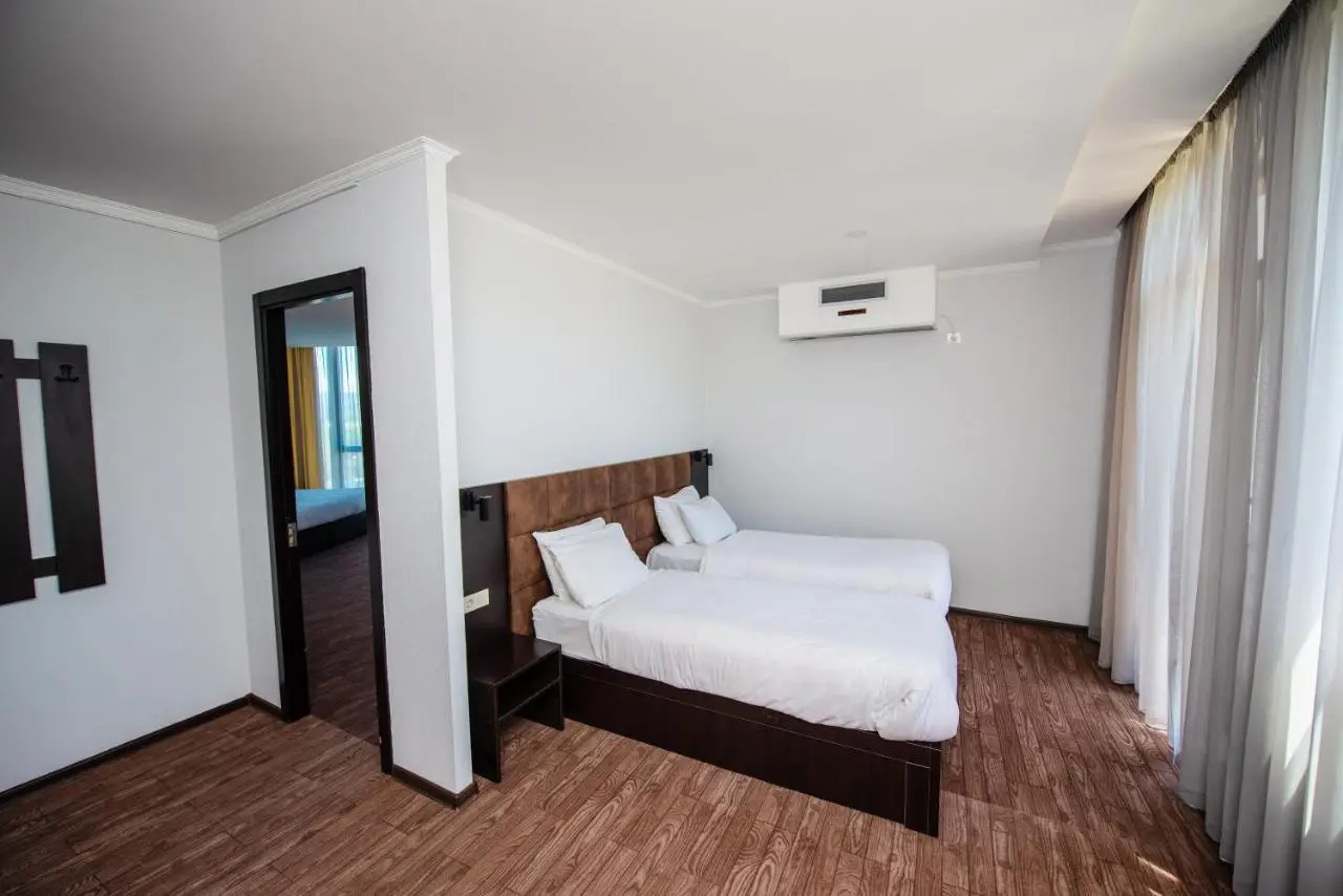 Hotel Shine Palace
