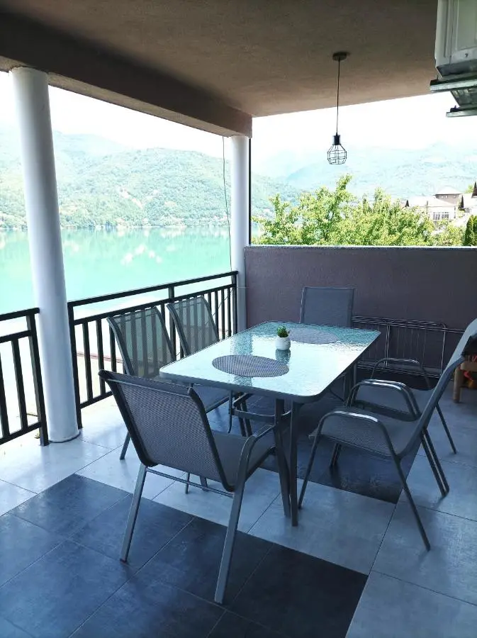 Dina apartman Jablaničko jezero