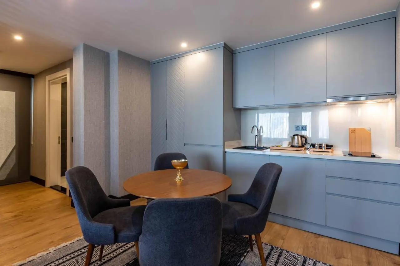 SALA SUITES