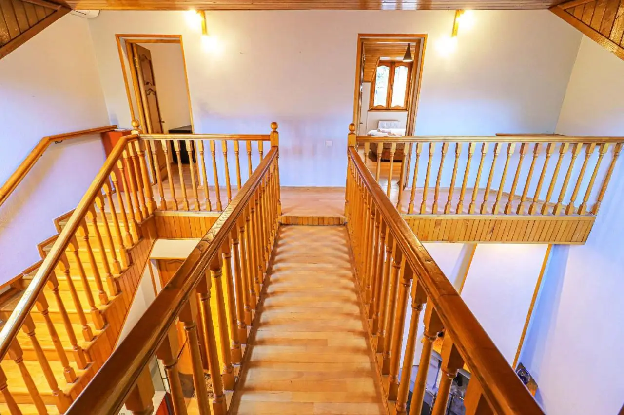 Central 4BR Apt for Groups & Families - By Wehost