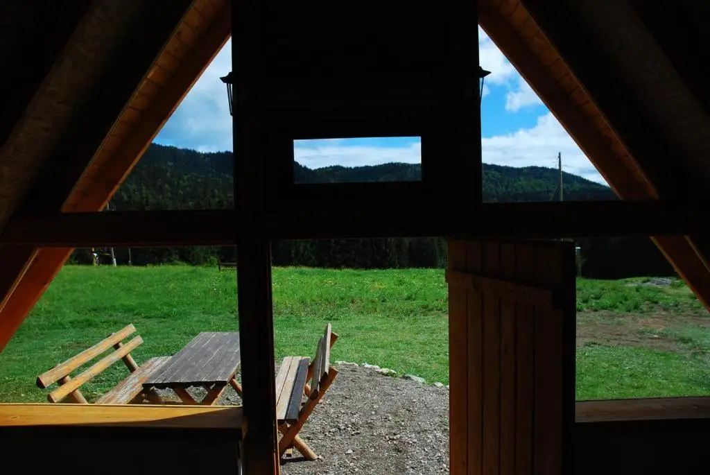 Mountain bungalows and a Hobbit House - Jazavčije Rupe