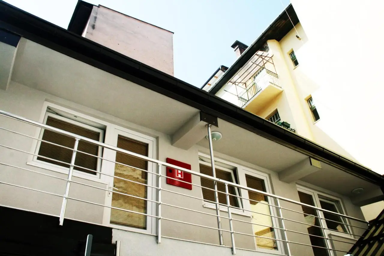 Hostel Mak