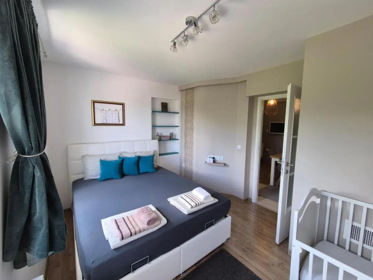 EmUm family cottage