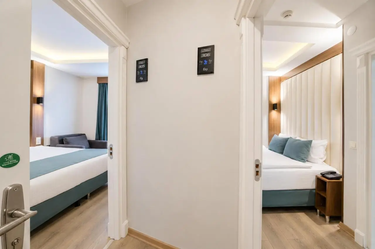 Weingart Black Tulip Hotel