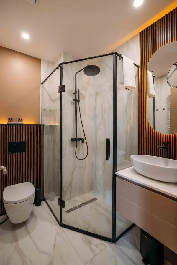 Hotel Monday by DNT Group