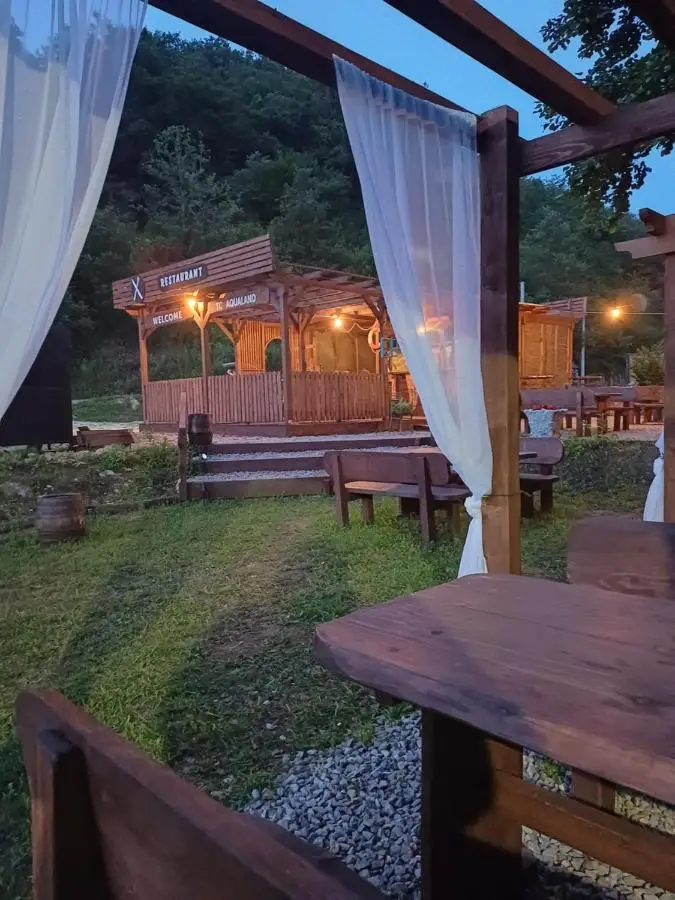 AutoCamp Aqualand