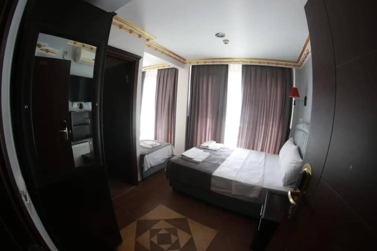 Ares Hotel