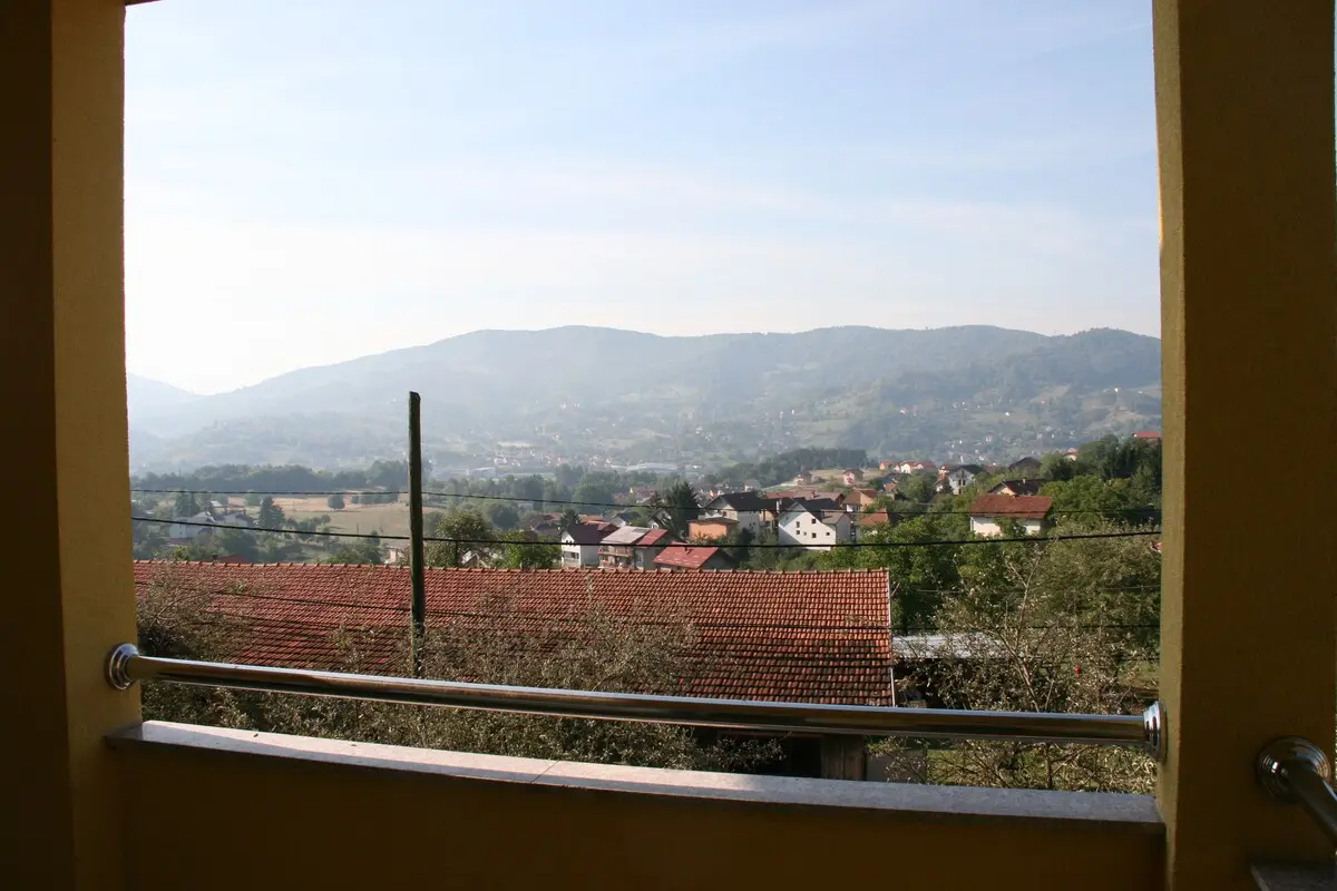 ☆ Quiet + Cozy Spacious apt with a balcony ☆