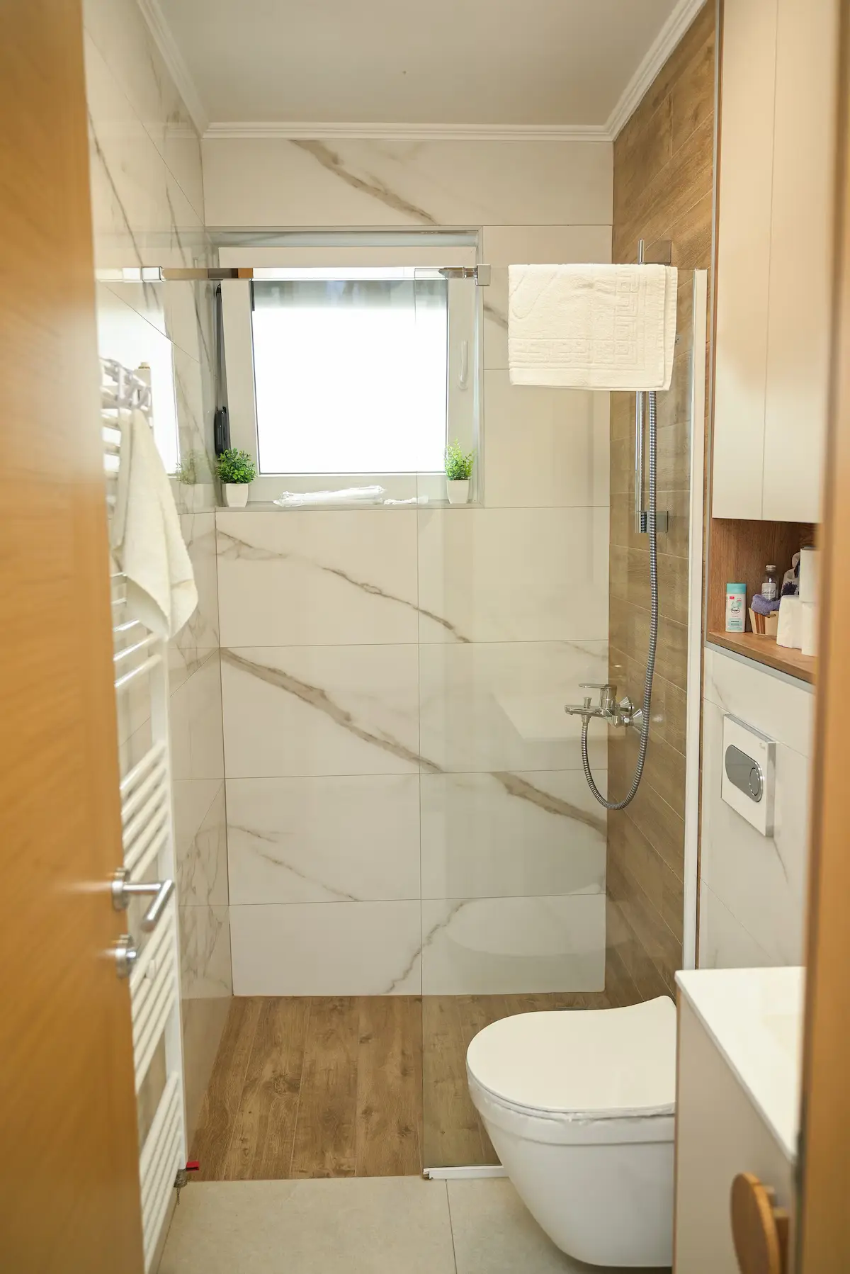 Stylish Apartment + Garage/Near Airport & Sarajevo