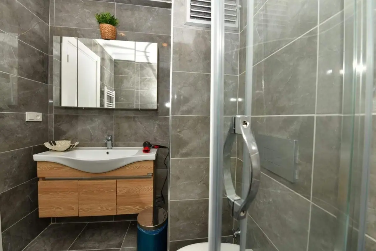 Kardes Apartment