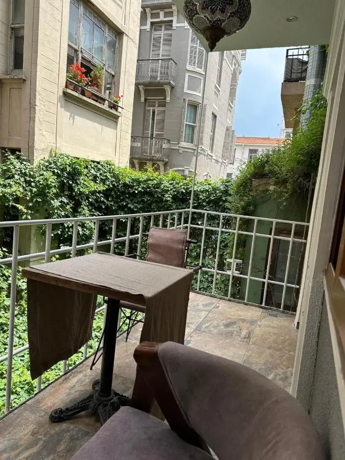 Ada Life Hotel
