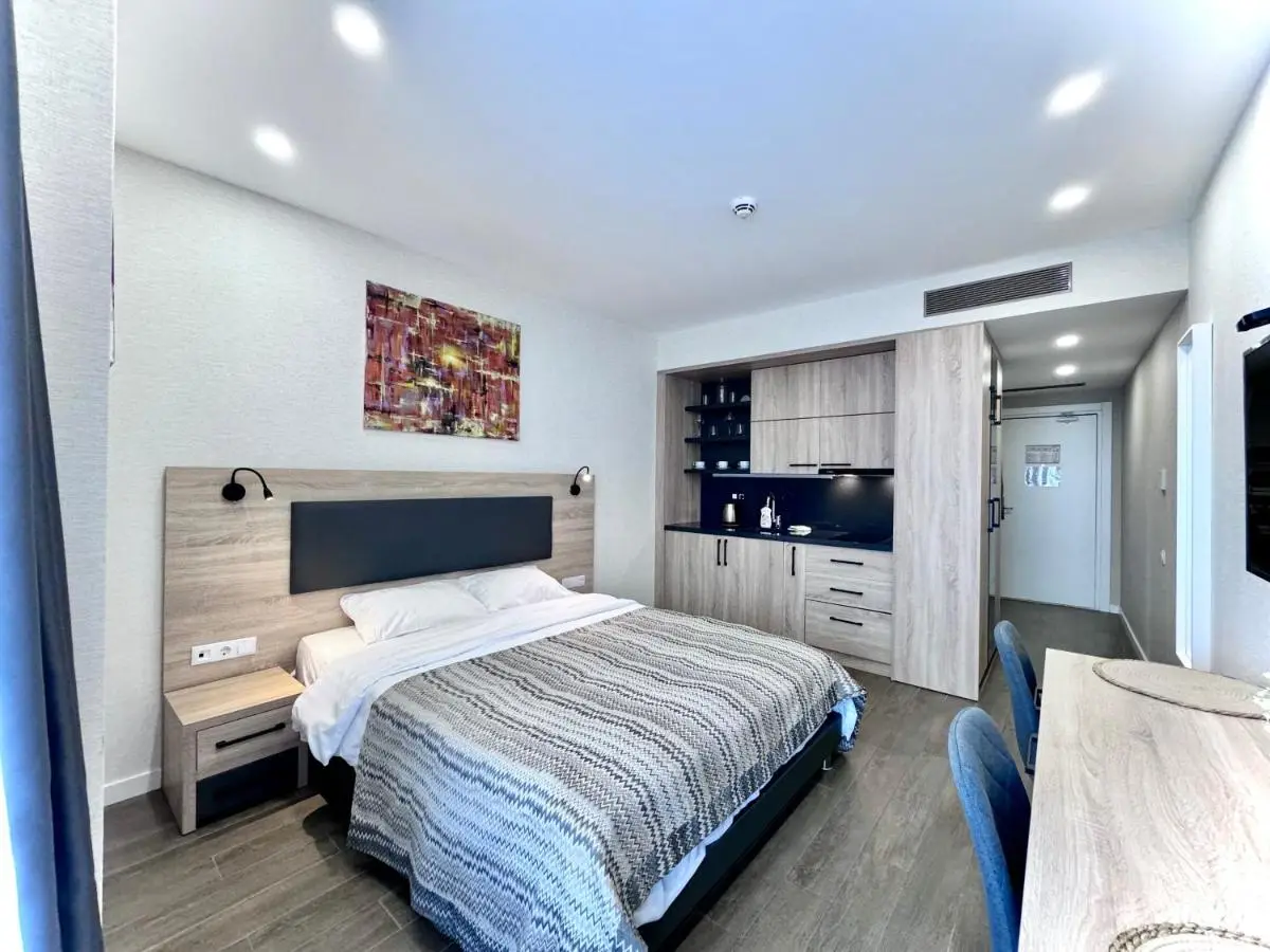 Sunshine Signature Apartments in Alliance Palace