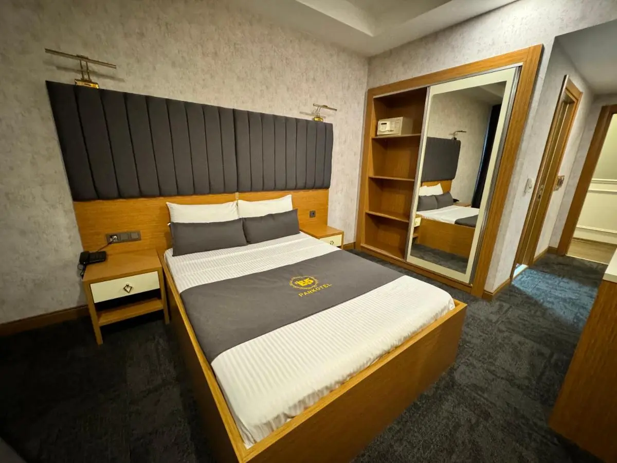 E5 PARK OTEL