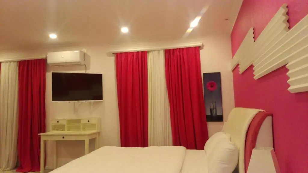 Hotel Lilo near Airport