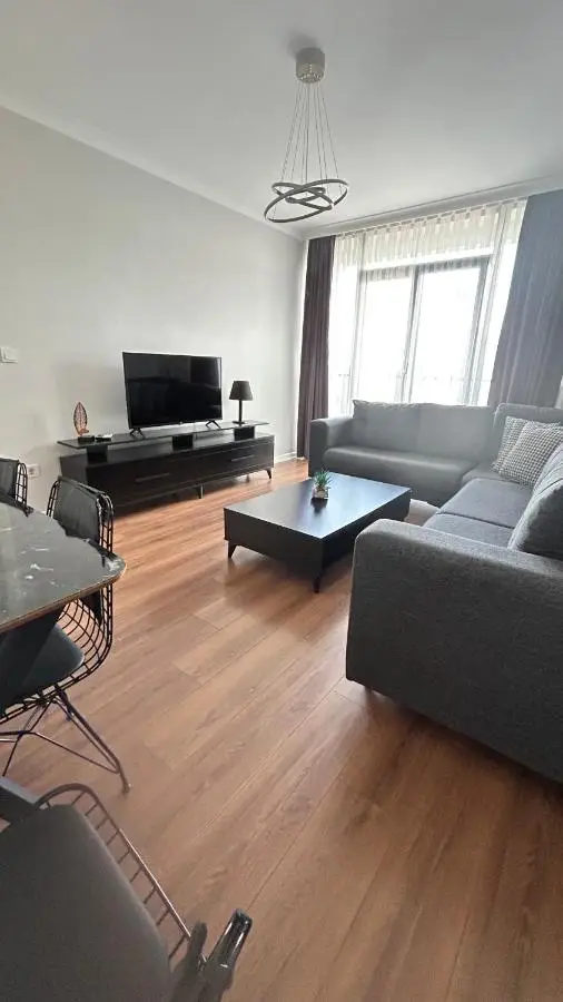 Roni Apartments, Close to the metro and parking