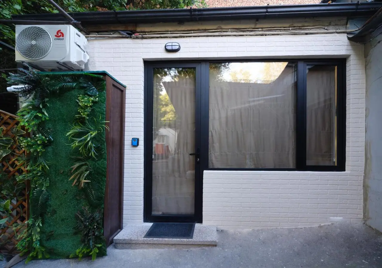 Done's apartment