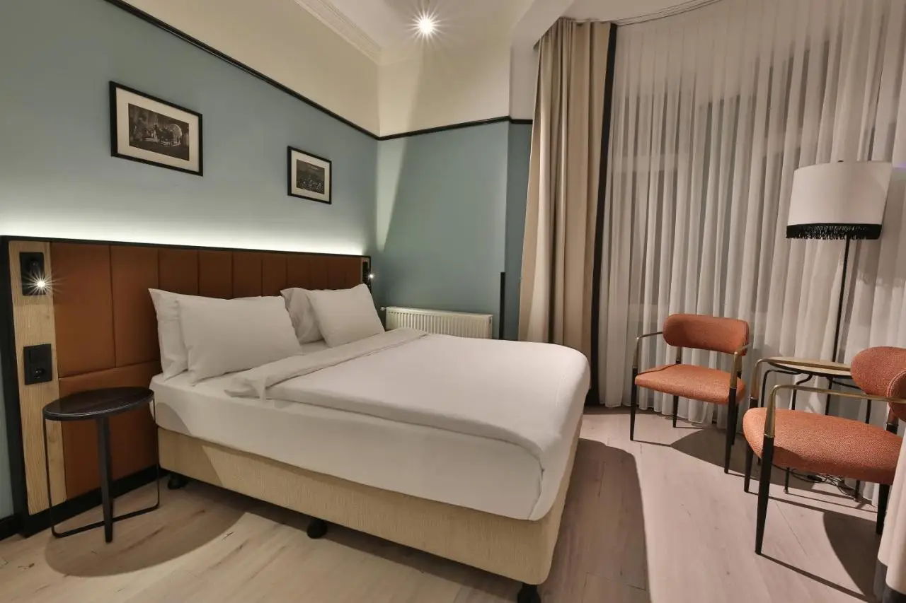 EA Exclusive Hotel