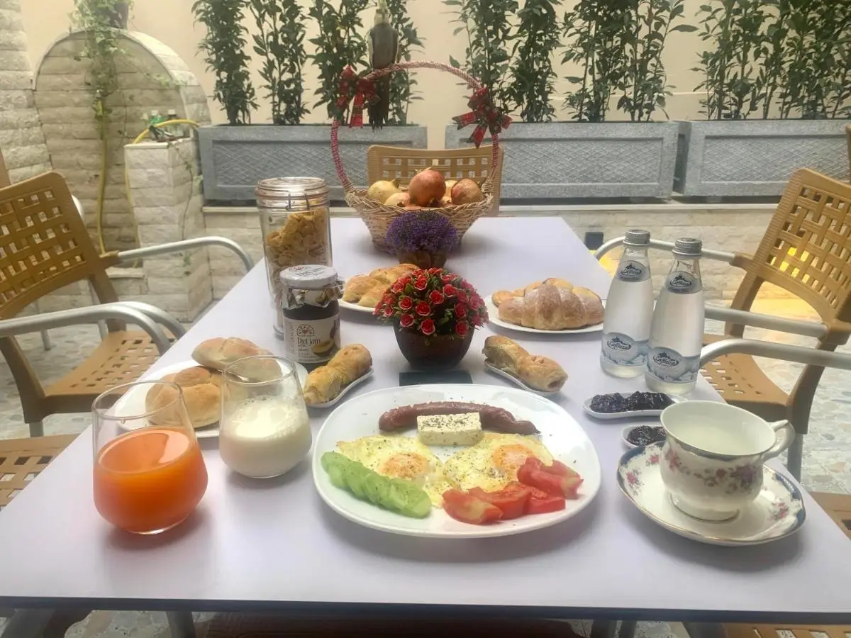 BELUX HOTEL