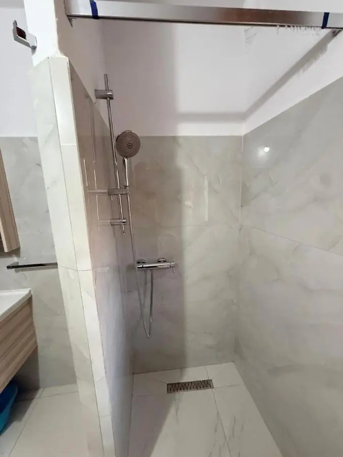 Villa Joli - Spacious Houses with Yard & Parking in Central Vlore