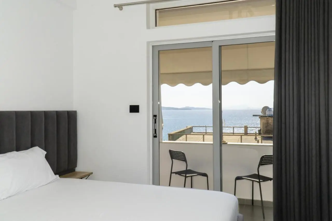 July Seaview Apartments