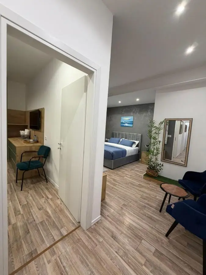 Peaky Hotel