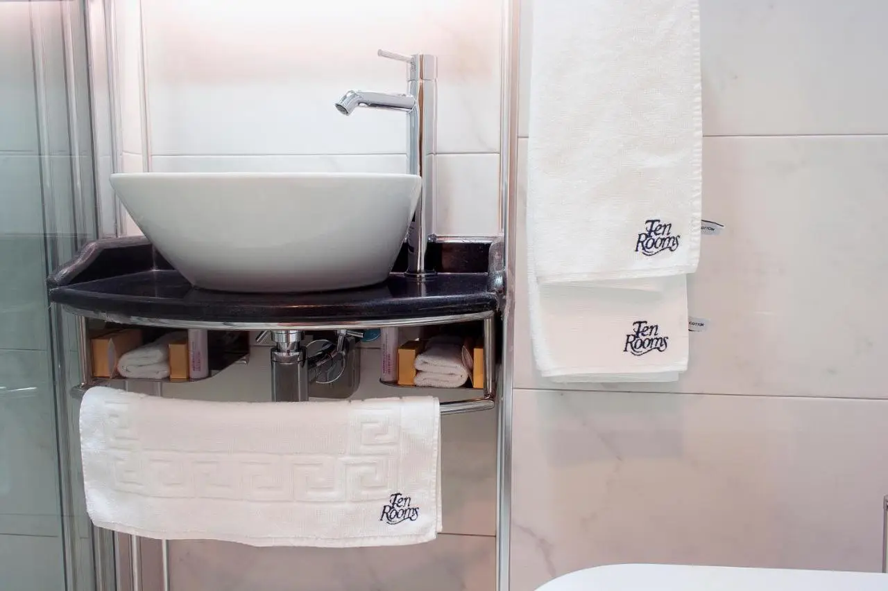 Ten Rooms Istanbul Hotel