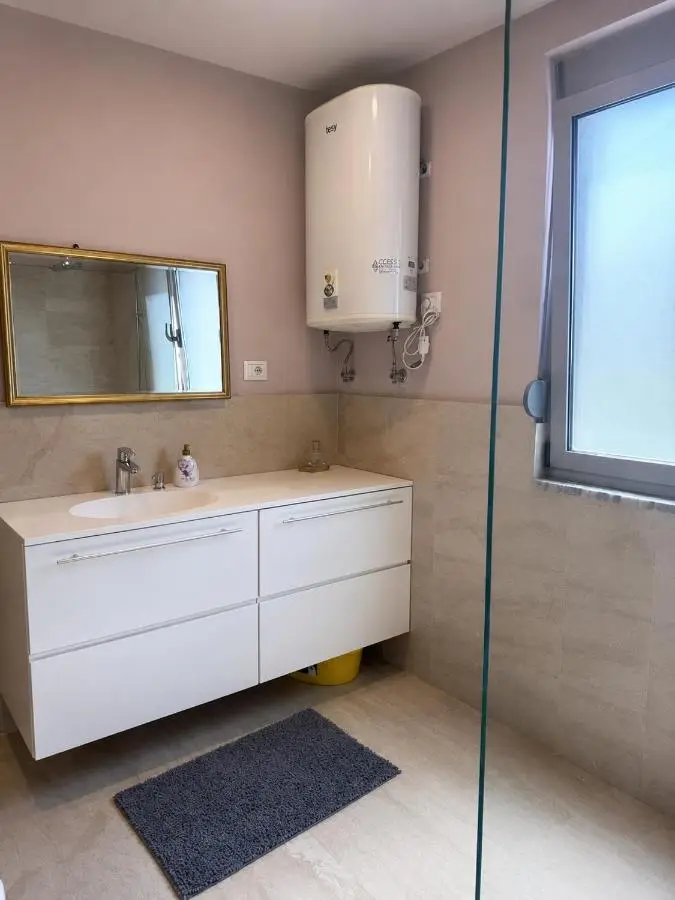 Lake View Apartment