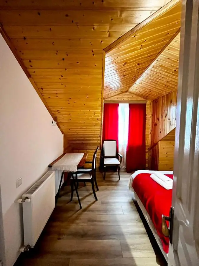 Nino & Irodi's Guest House