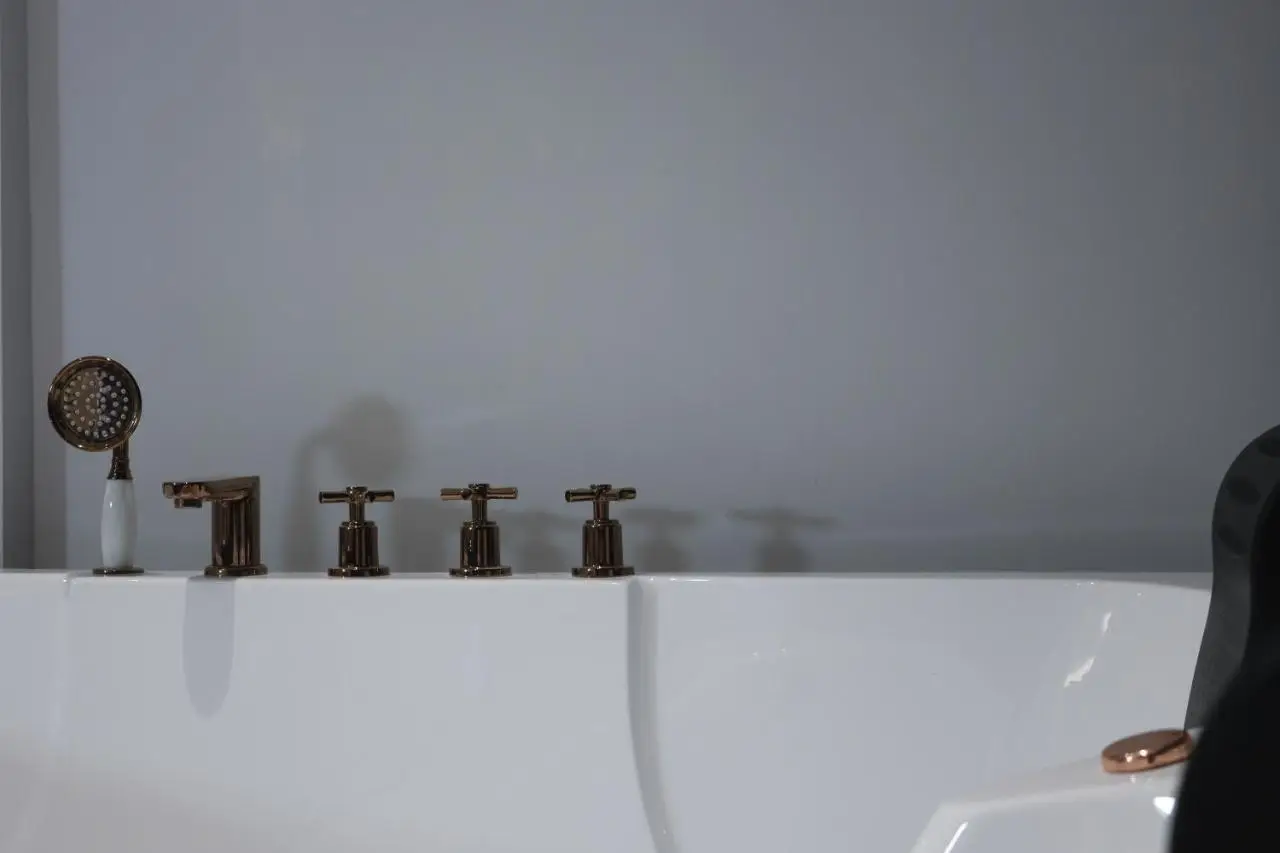 Lunarist Luxury Private Jacuzzi Suites Tirana