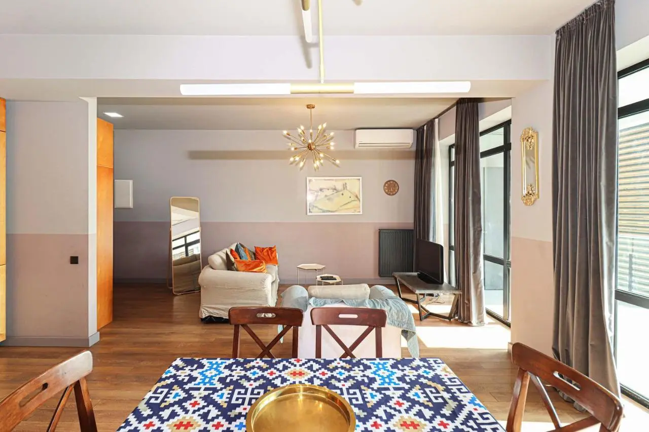 Wehost Apartment - On-site Pool & Gym - Not Included
