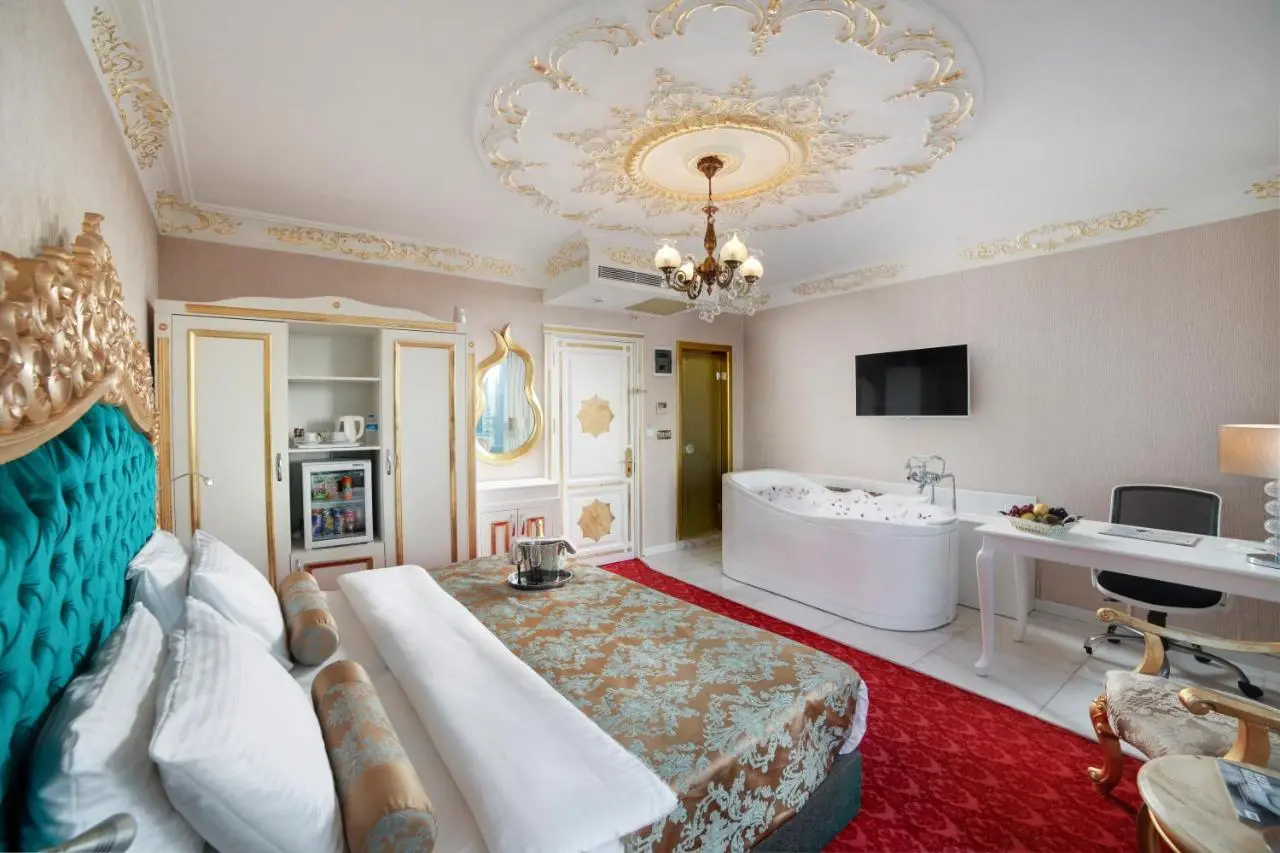 White Monarch Hotel