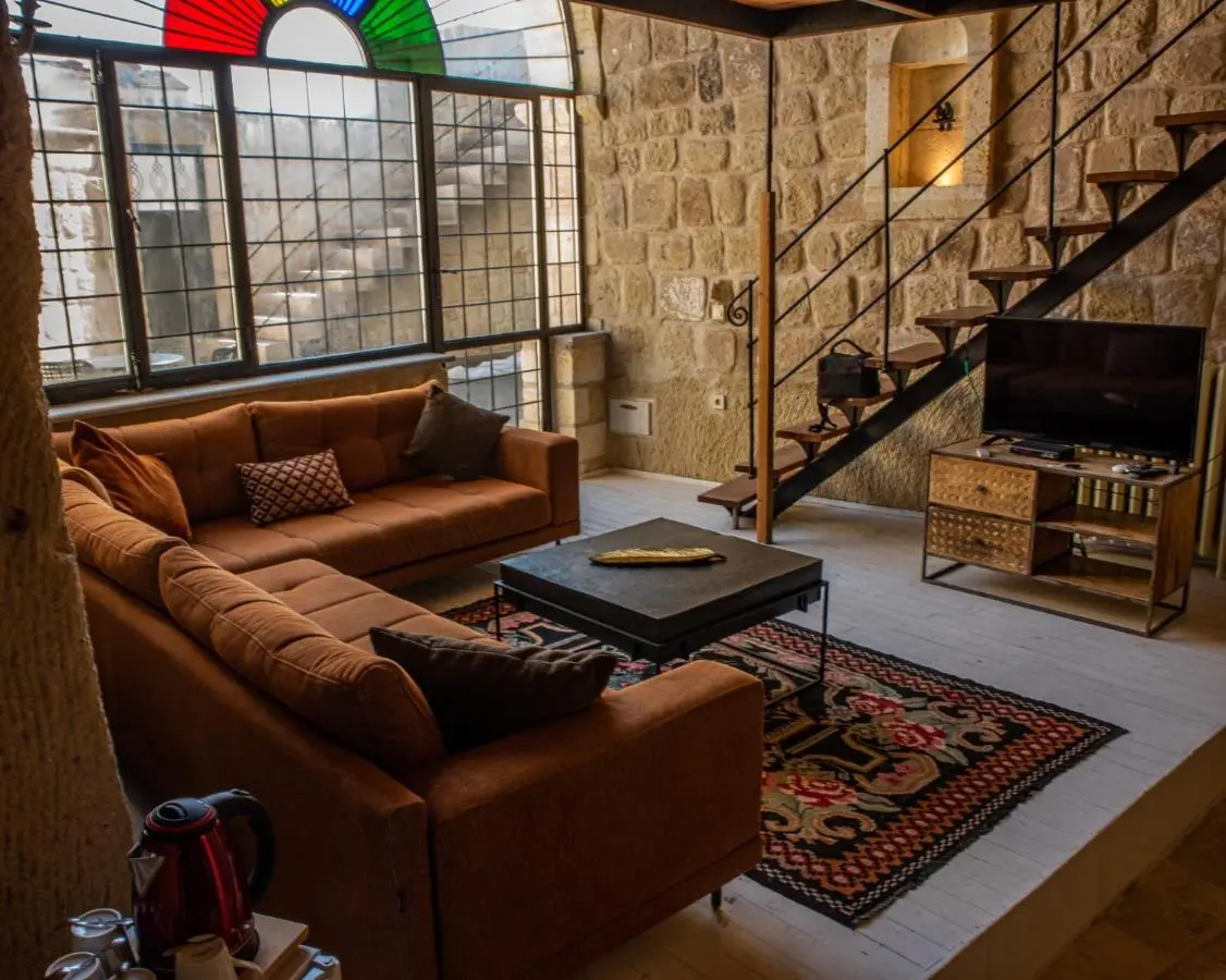 Hezen Cave Hotel