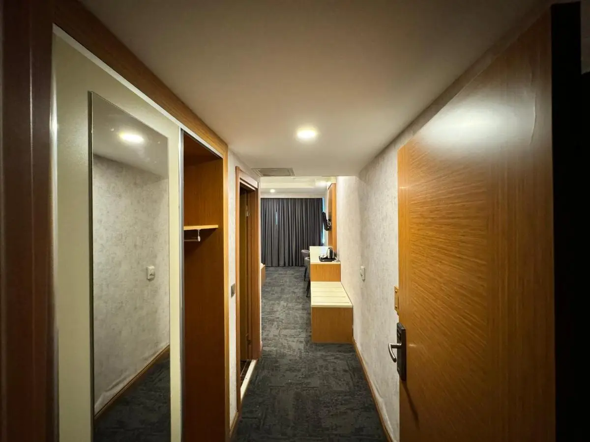 E5 PARK OTEL