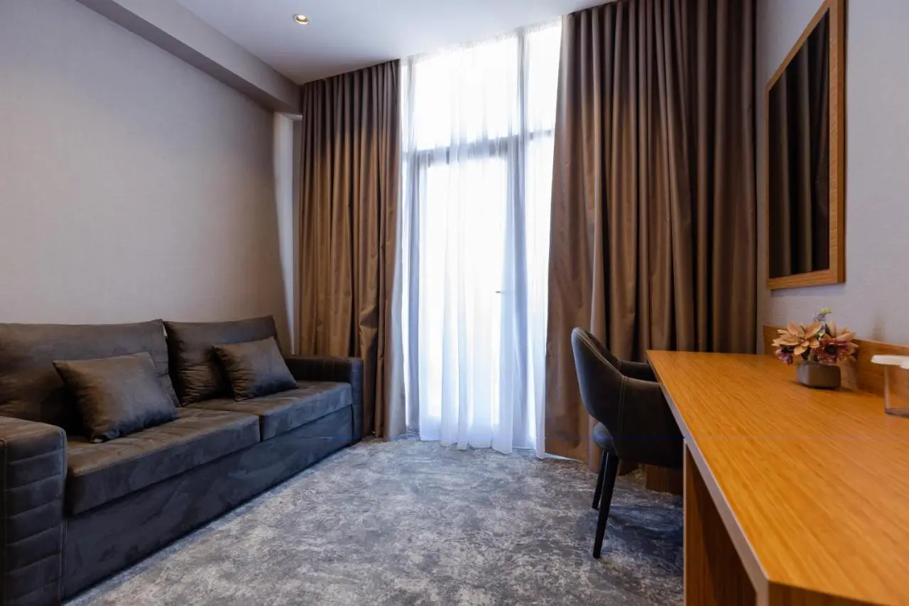Hotel Monarch