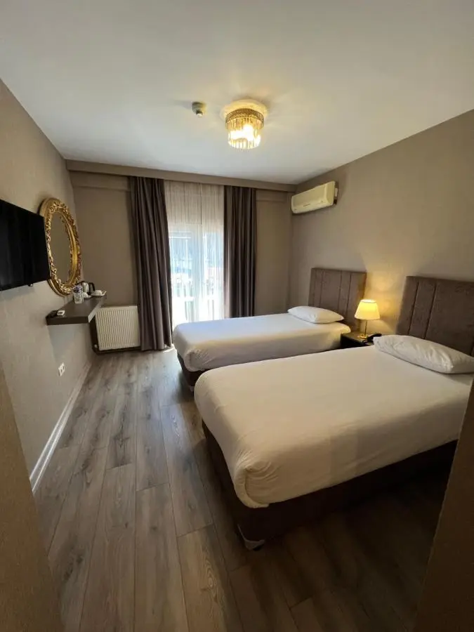 Flower Palace Hotel