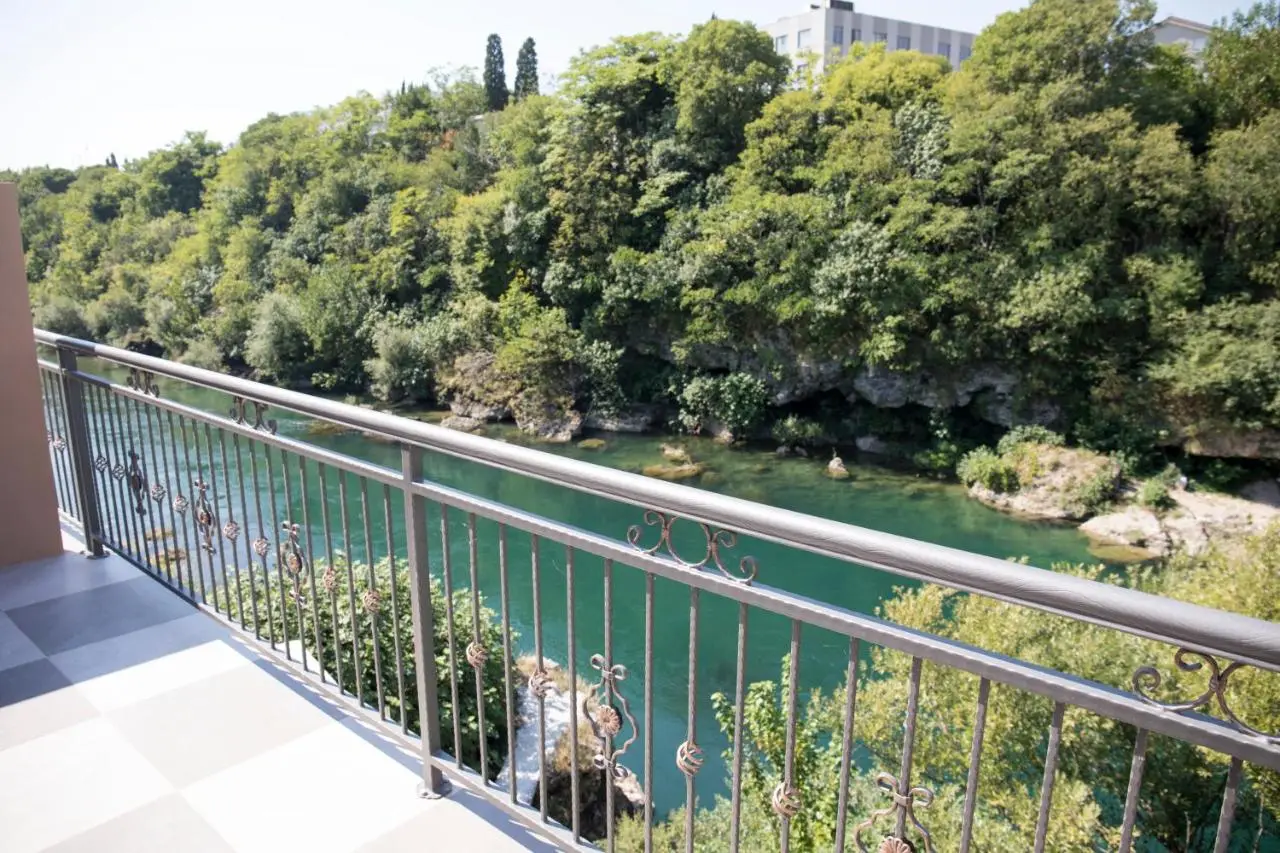 Kovac Riverfront Apartments