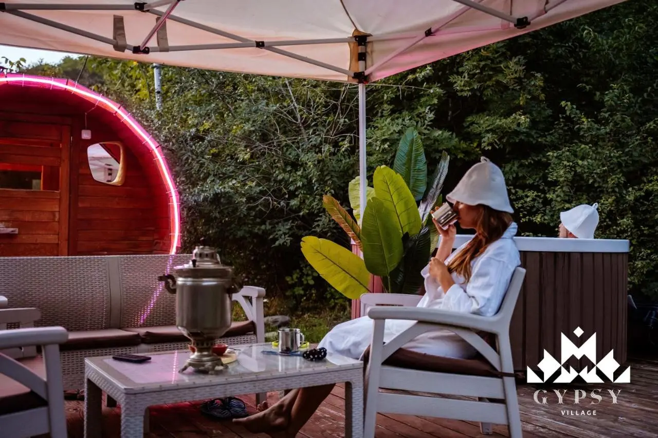 Gipsy Village Park Hotel