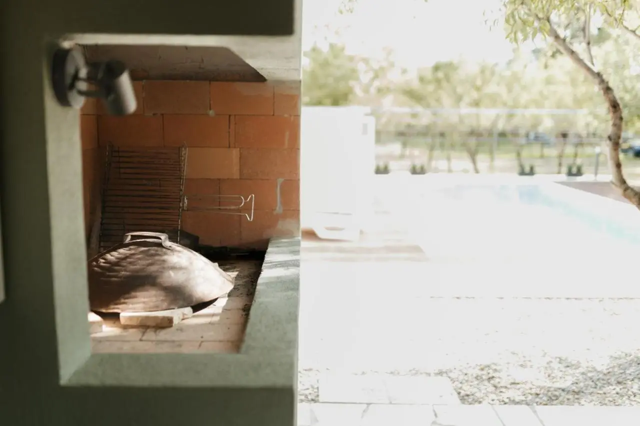 Almond Buna PoolHouse