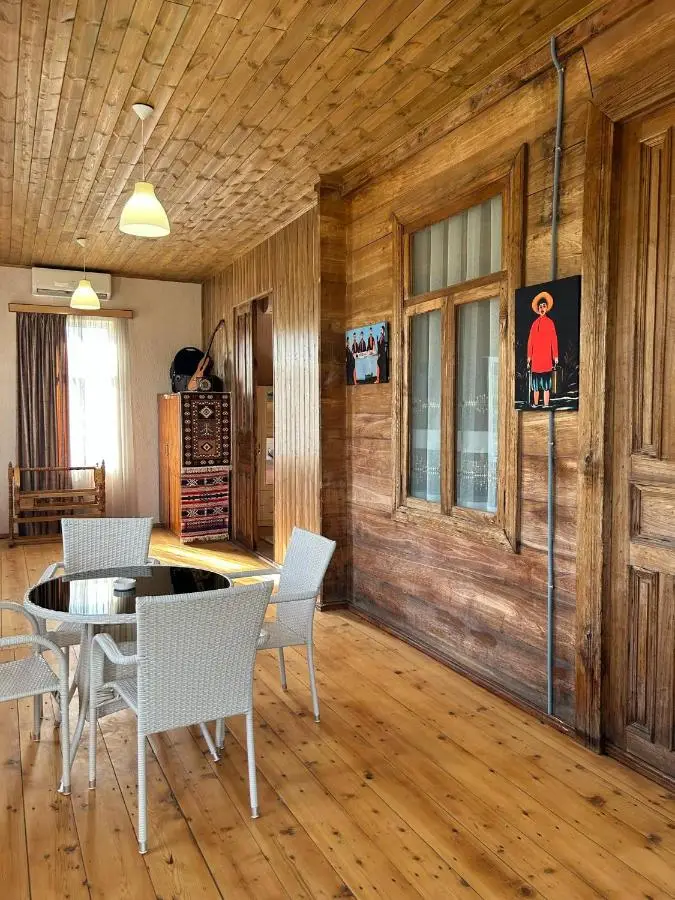 Villa Obcha - Whispering Vines Guesthouse