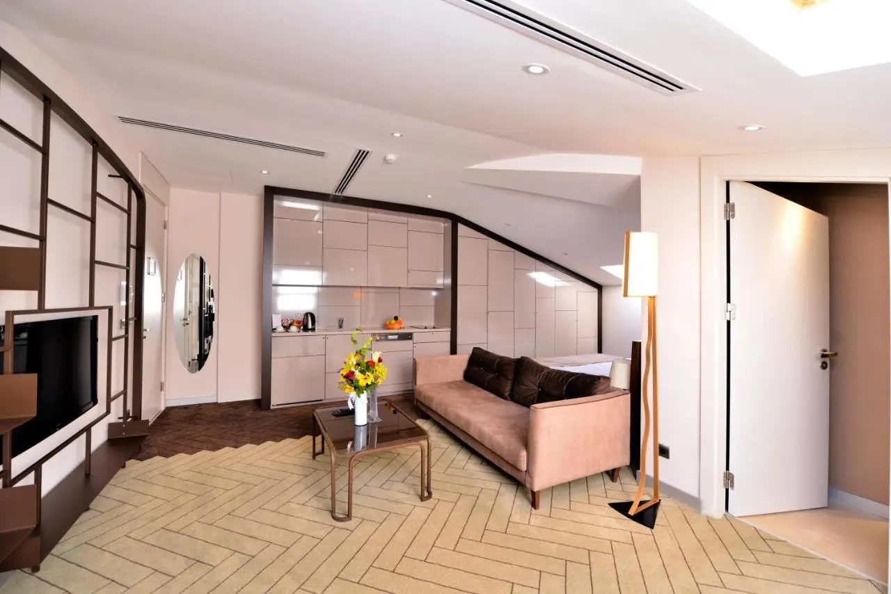 Upsuites Hotel