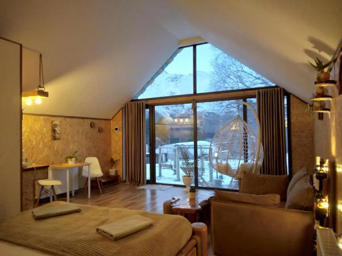 Kazbegi cottages qabarjina