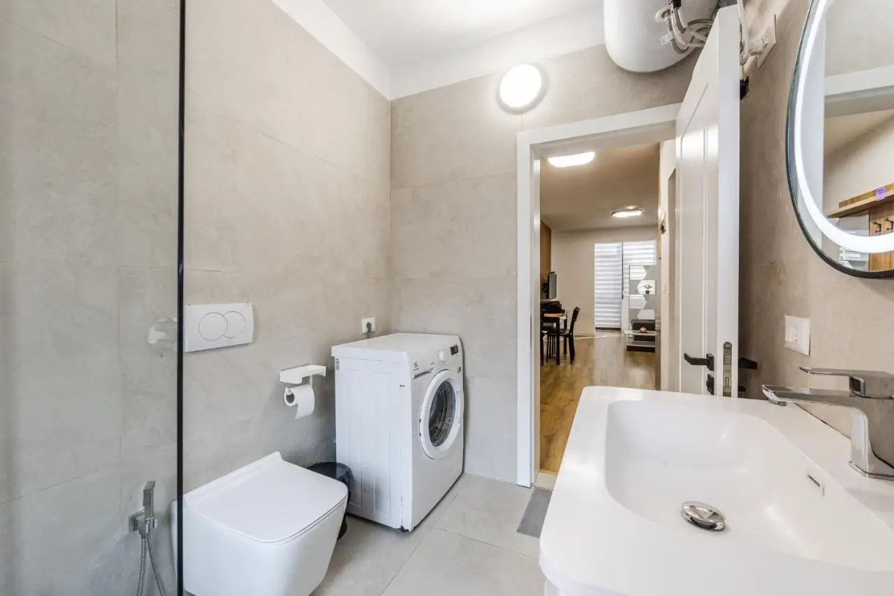 City Center Apartment Cozy 1BR with Patio by PikHost